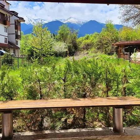 Spacious Stylish With Large Terrace And Amazing View, 5 Min To Gondola & Bar Str Apartment