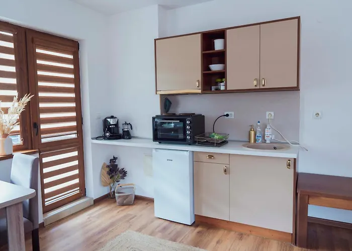 Апартамент Spacious Stylish With Large Terrace And Amazing View, 5 Min To Gondola & Bar Str *