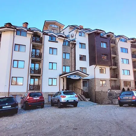 Cozy & Stylish Flat With Amazing View, 2min Walk To Road, 7-8 Min To Gondola *