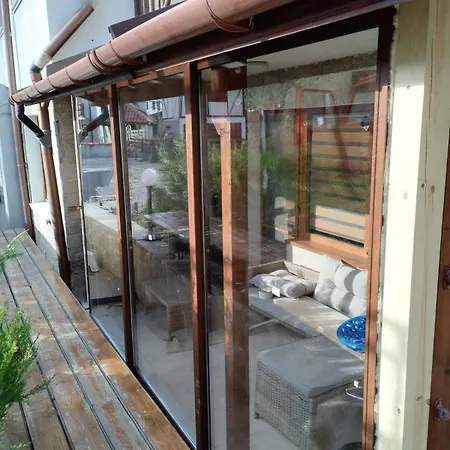 Cozy & Stylish Flat With Amazing View, 2min Walk To Road, 7-8 Min To Gondola