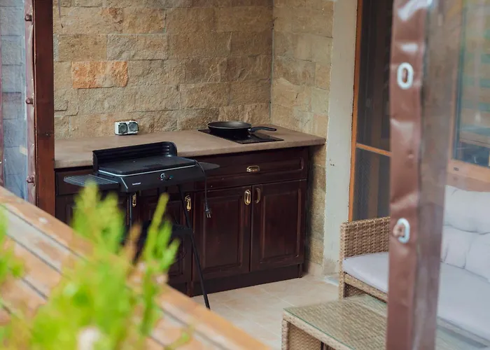 Spacious Stylish With Large Terrace And Amazing View, 5 Min To Gondola & Bar Str Apartment