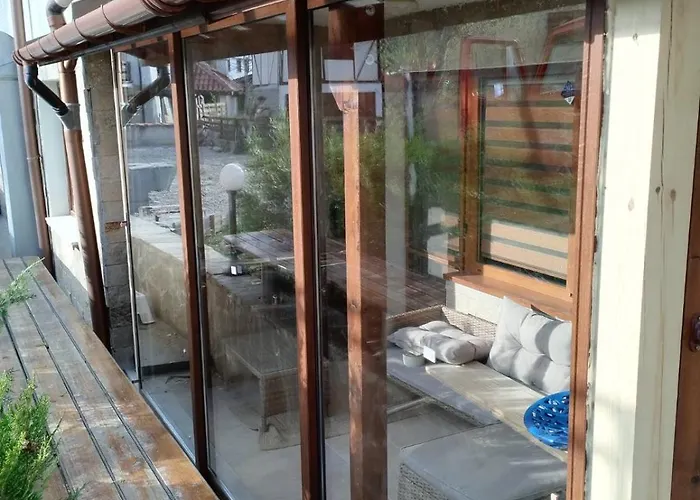 Spacious Stylish With Large Terrace And Amazing View, 5 Min To Gondola & Bar Str